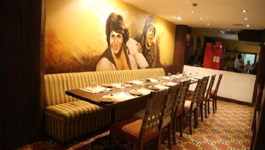 Here is the list of Five Best Theme Restaurant for the Foodies of