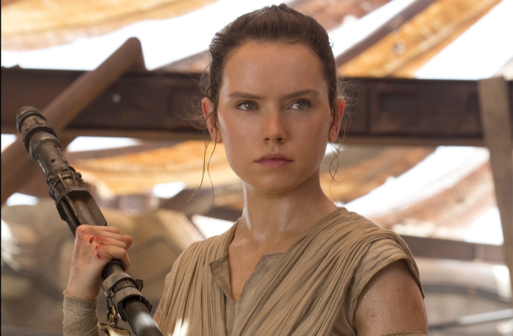 rs_1024x672-160416084532-1024-daisy-ridley-rey-star-wars-the-force-awakens-041616