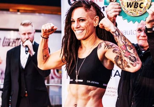 Hottest Female Boxers
