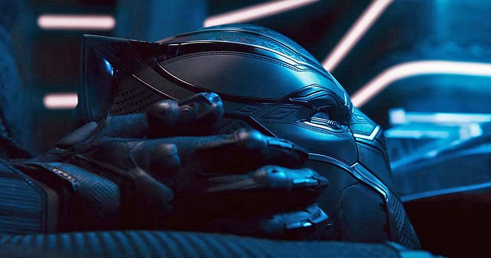 The Black Panther Suit Is More High Tech Than The Iron Man Armor!!!