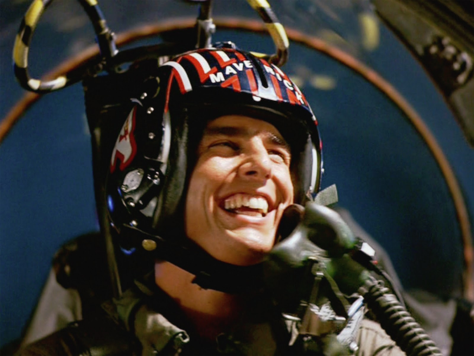 Top Gun 2 Set Photo Reveals Cruise Will Pilot A Deadly New Fighter Jet!