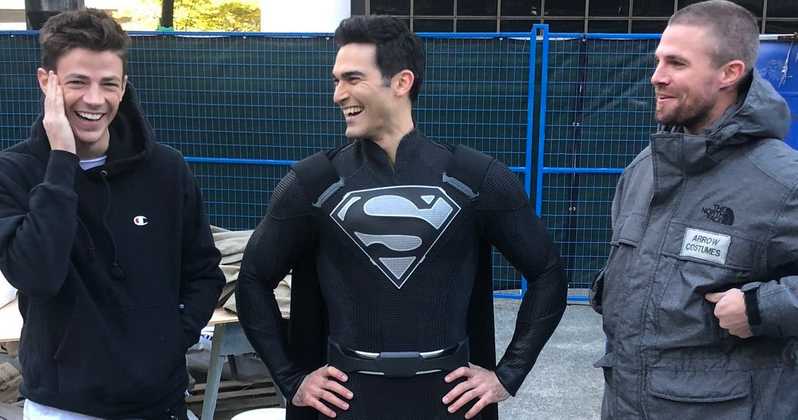 Arrowverse Elseworlds Crossover The Monitor