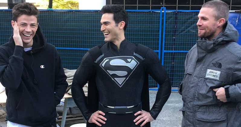 Elseworlds Crossover Black Suit Superman Arrowverse