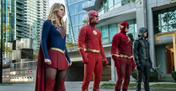 Elseworlds Crossover Set Photo Arrow Flash Supergirl