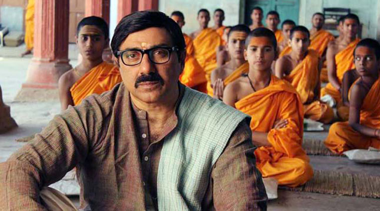 Mohalla Assi Full Movie Hindi Download In 720p HD For Free - QuirkyByte