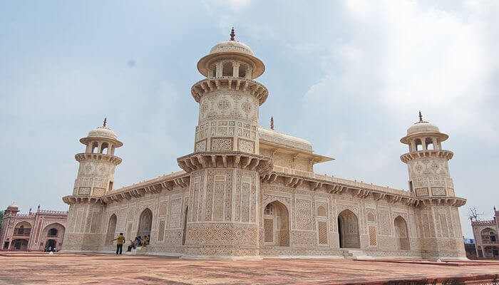 Places to Visit in Agra