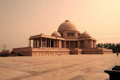 Places to Visit in Noida