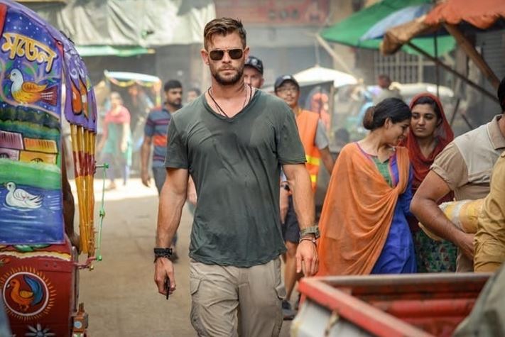 First Look at Chris Hemsworth in Extraction