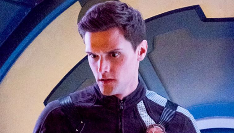 The Flash – Elongated Man Actor Fired for Misogynist & Racist Tweets