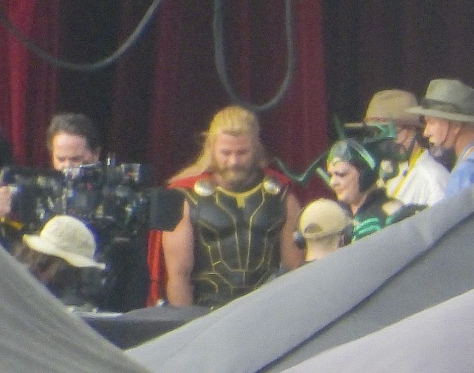 Thor 4 Set Photos Reveal Surprising Return of 2 Dead Characters