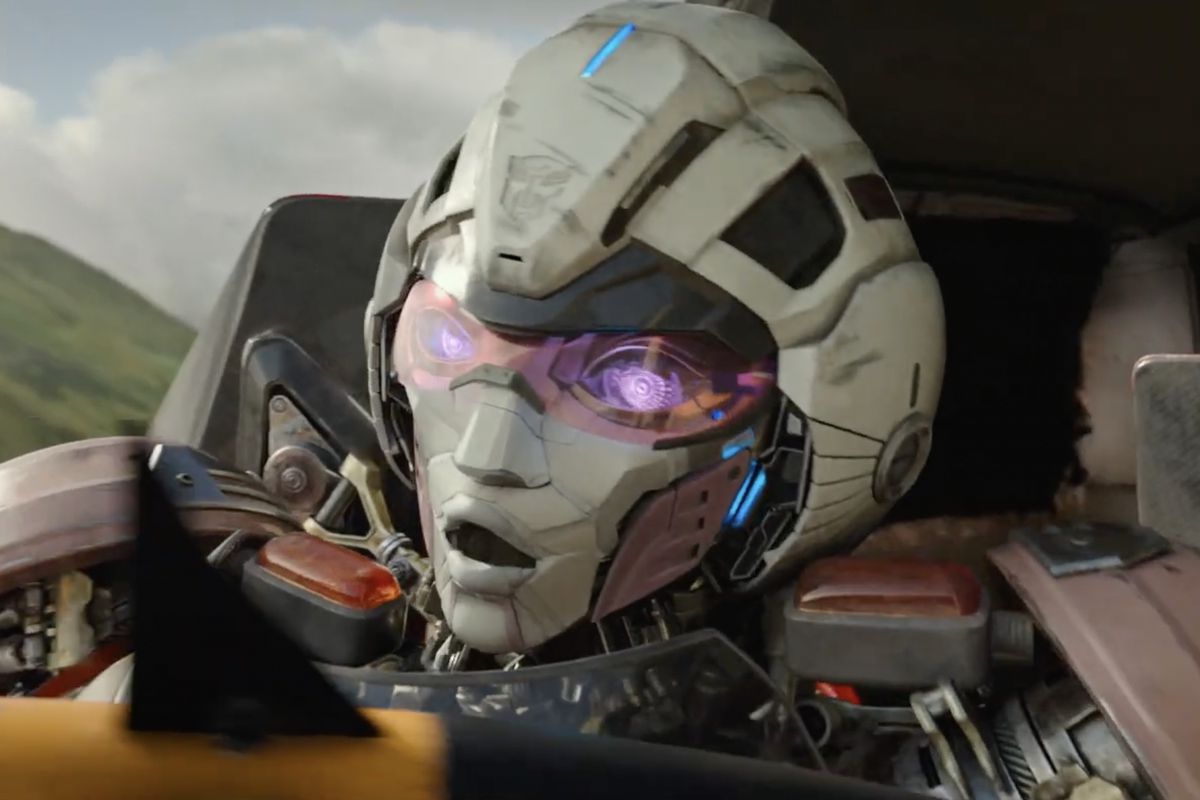 transformers rise   beasts  feature franchises biggest battle